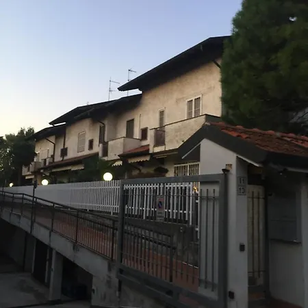 Casa Arcobaleno Pensión *