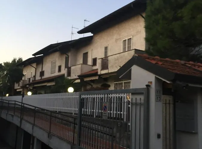 Casa Arcobaleno בית הארחה *